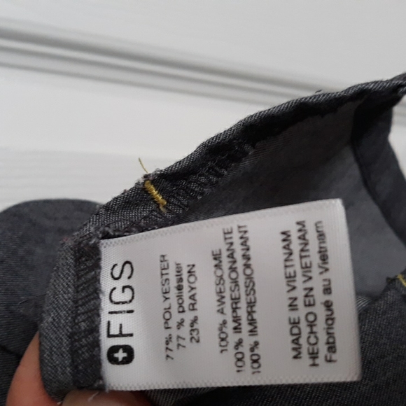 Figs XL Grey Yellow Short Sleeve Scrub Top - Picture 13 of 17